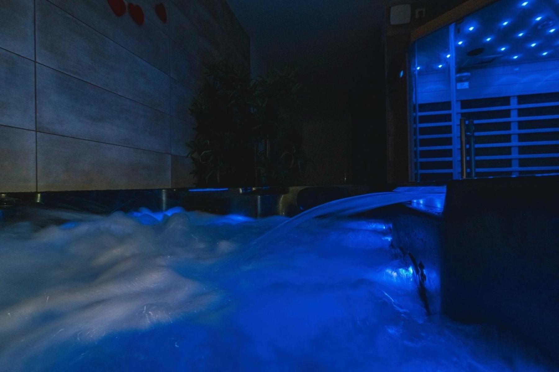 Spa Appartement O Temps Suspendu Reims Centre Sauna Et Jacuzzi Екстериор снимка