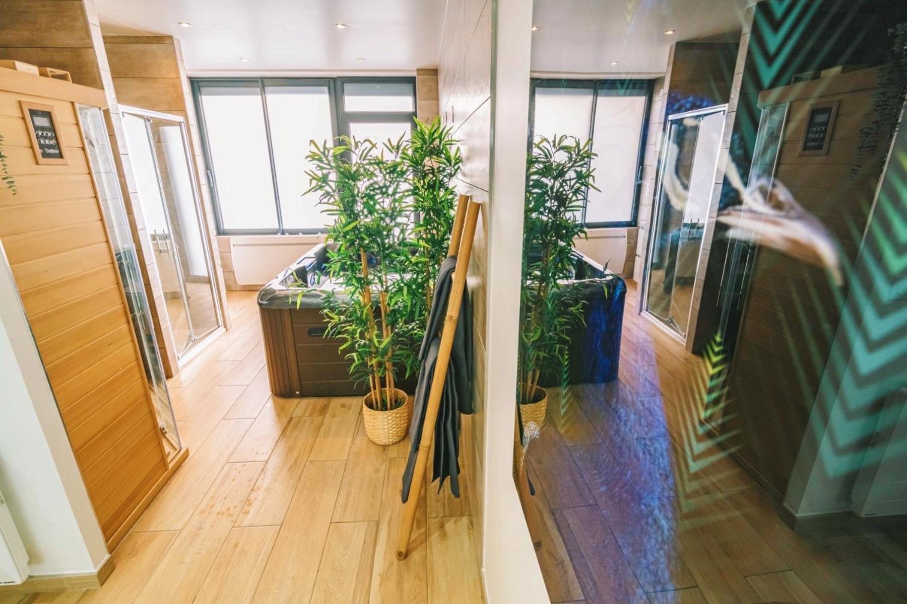 Spa Appartement O Temps Suspendu Reims Centre Sauna Et Jacuzzi Екстериор снимка